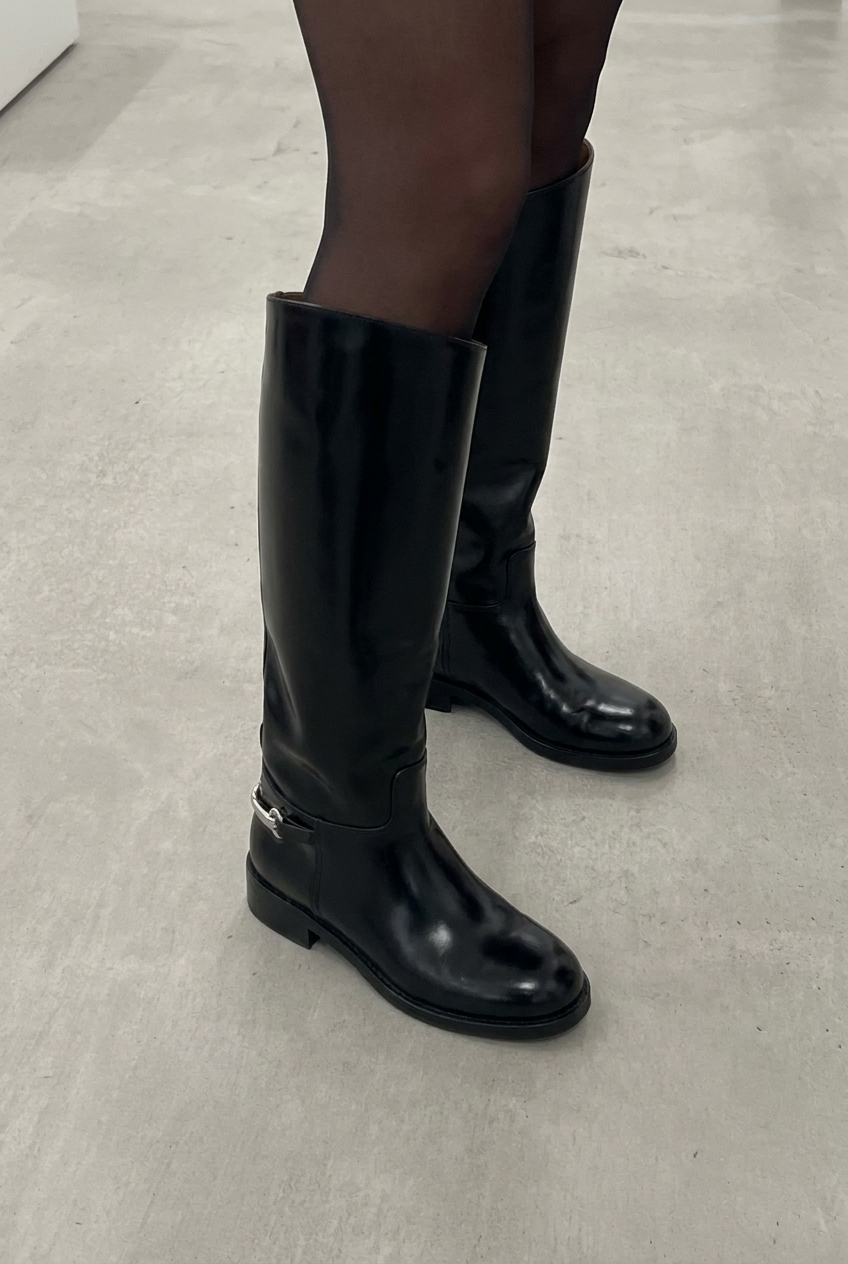 Boots Amora