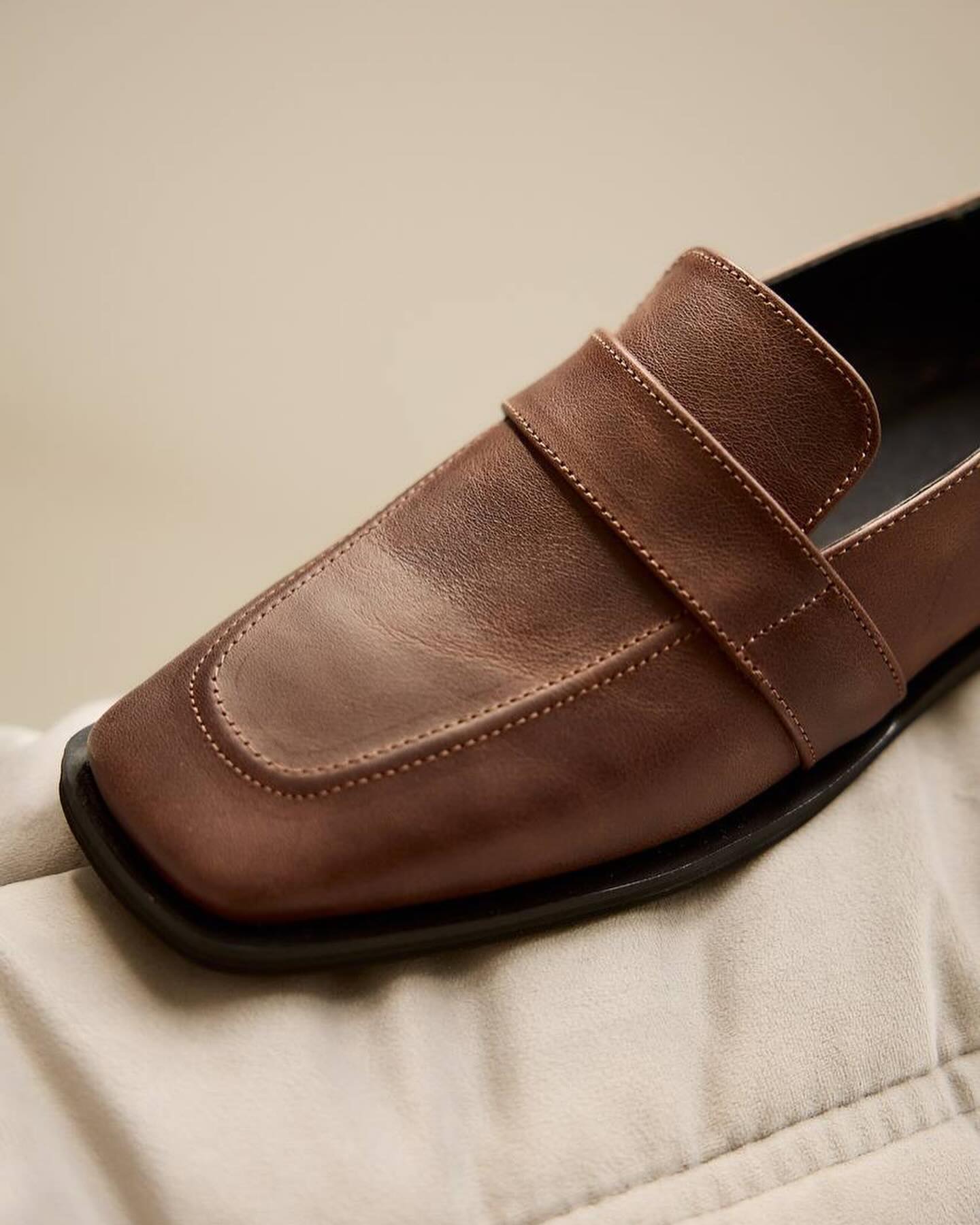 Brown leather loafers Mari