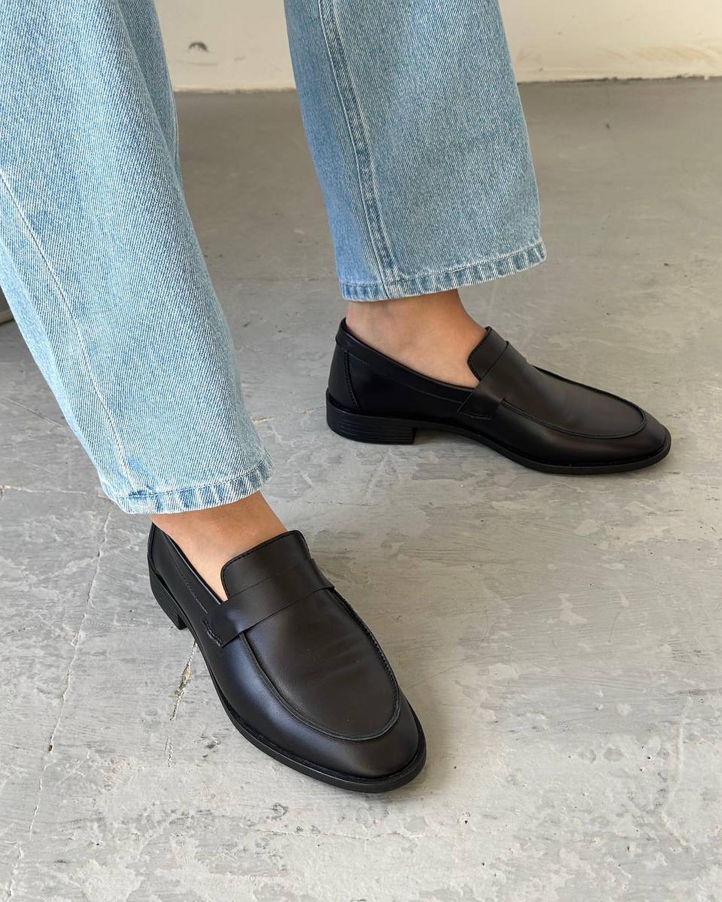 Black leather loafers Mari