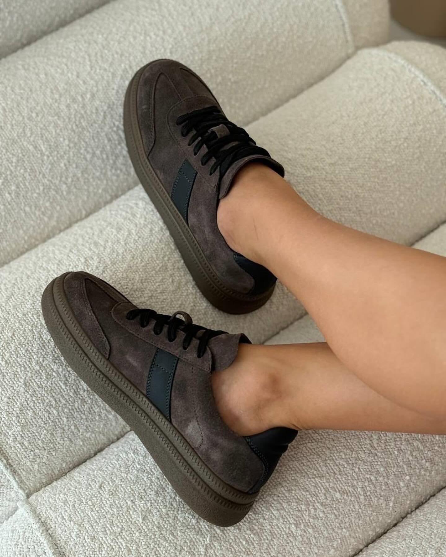 Gray-brown sneakers Lisa