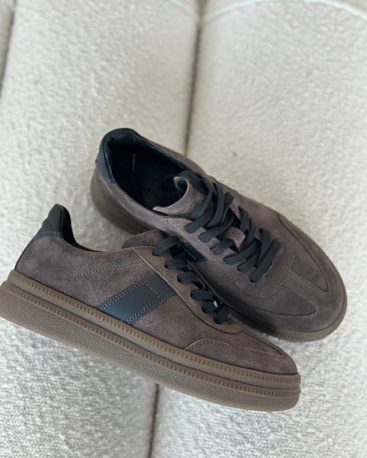 Gray-brown sneakers Lisa