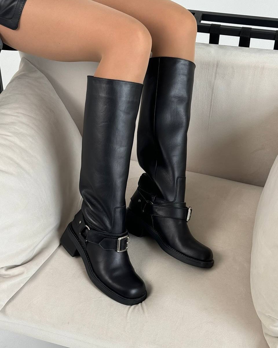 High jockey boots with straps