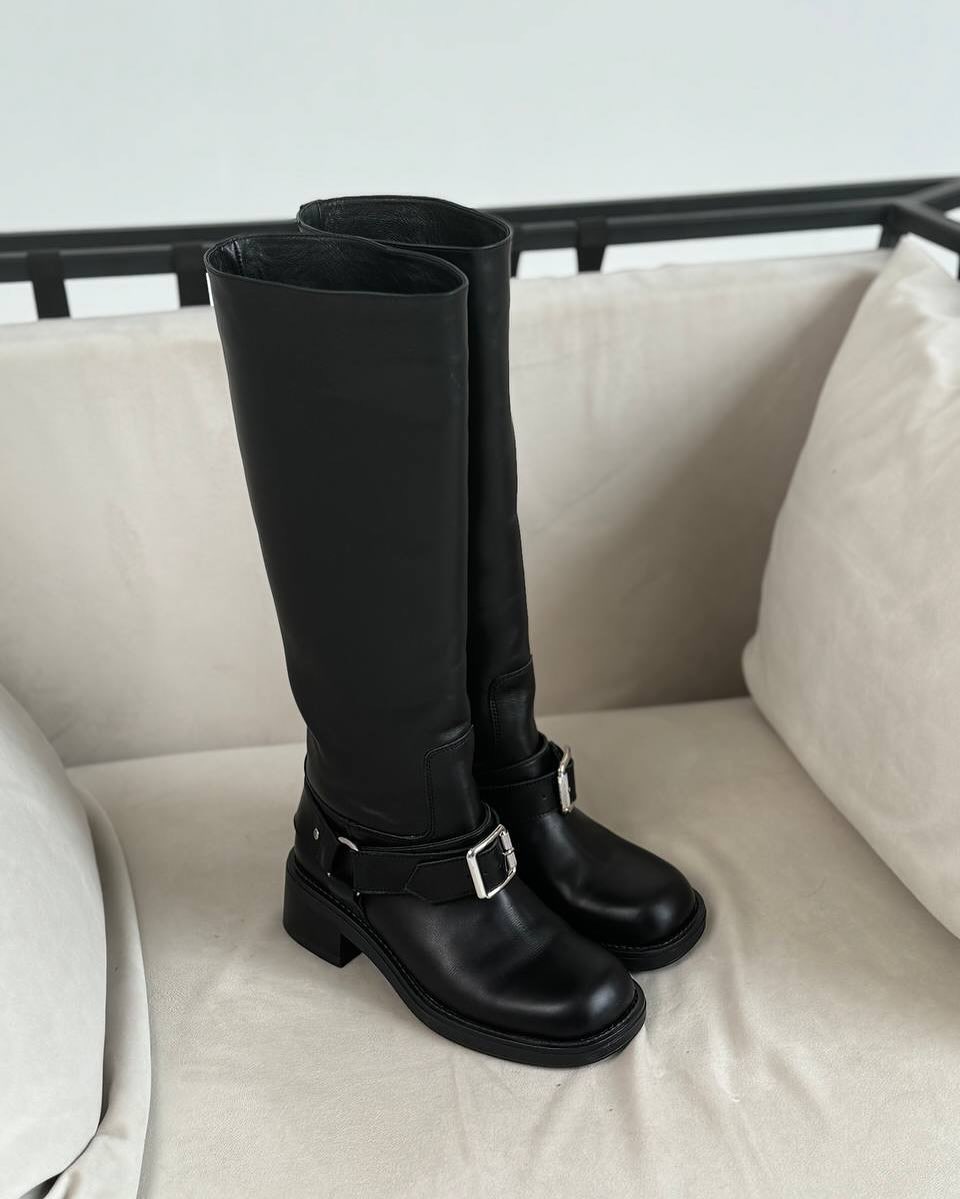 High jockey boots with straps