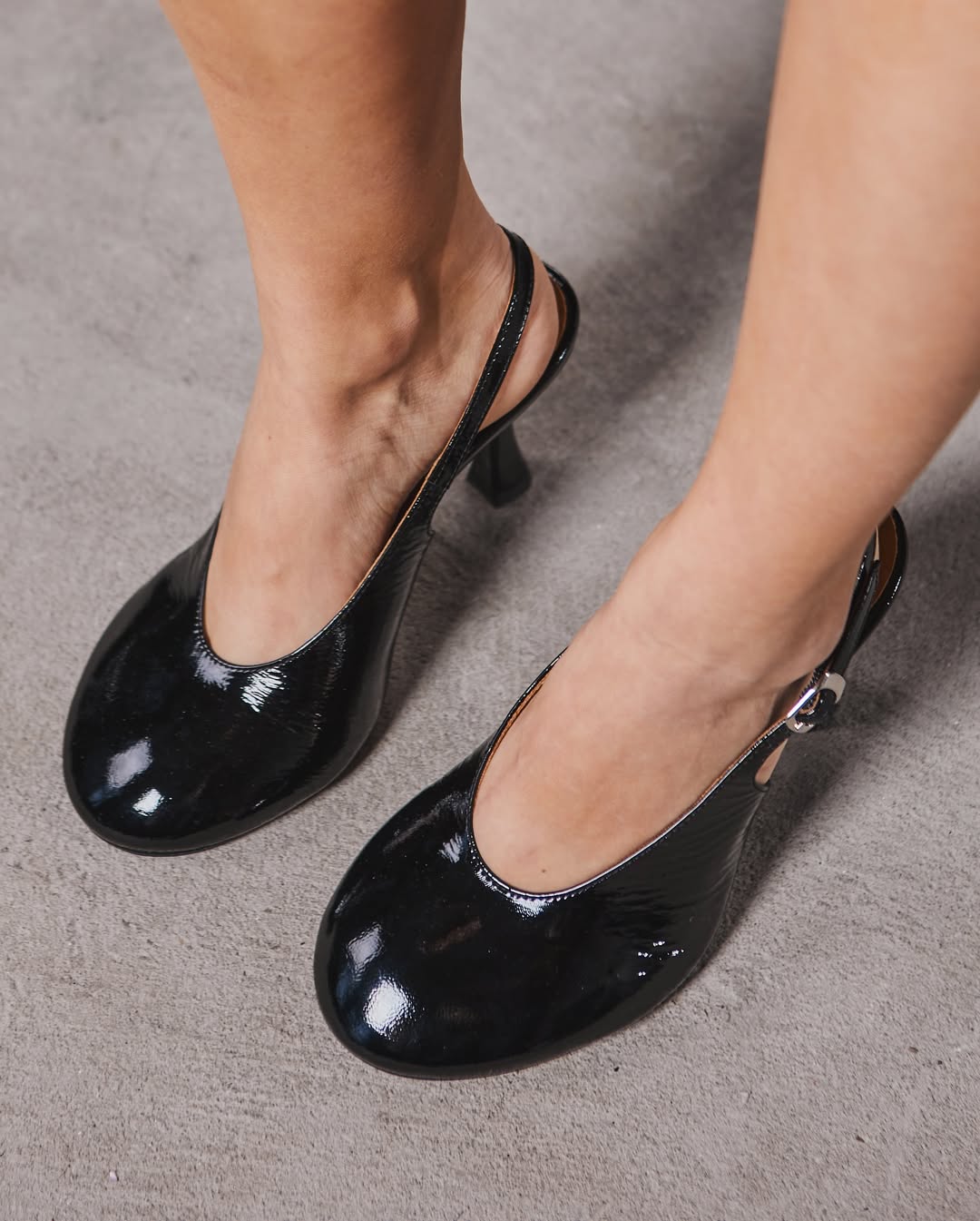 Patent black slingbacks