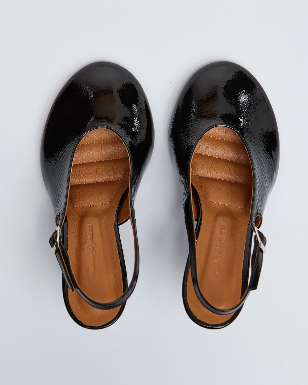 Patent black slingbacks