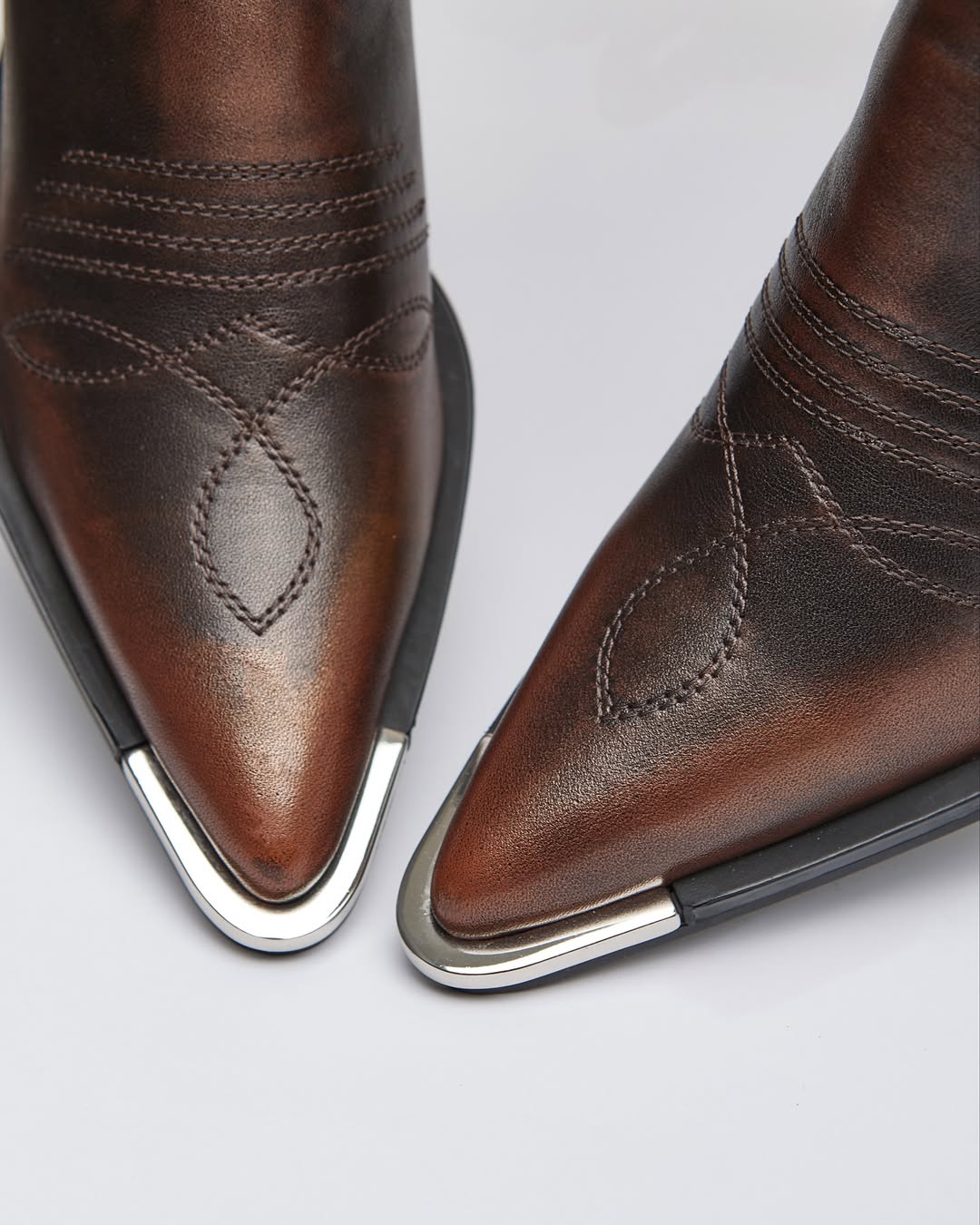 Cowboy boots Bronze