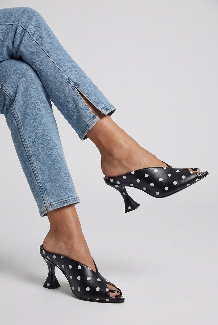 Mules Amelia
