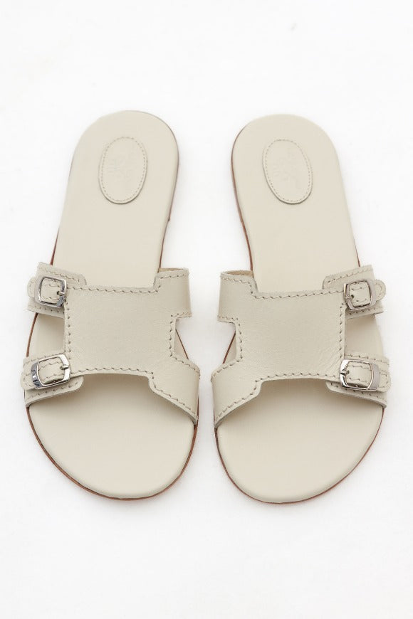 020702 LIGHT SANDALS