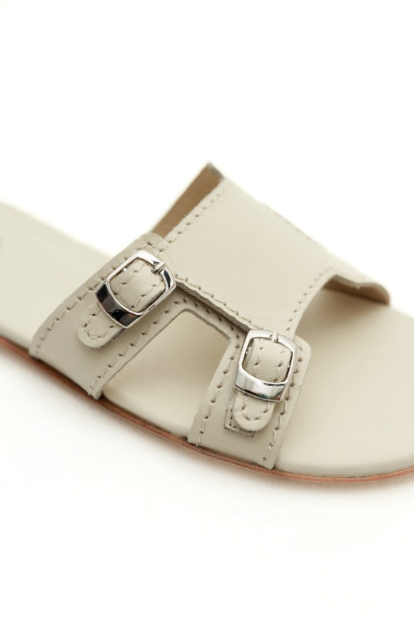 020702 LIGHT SANDALS