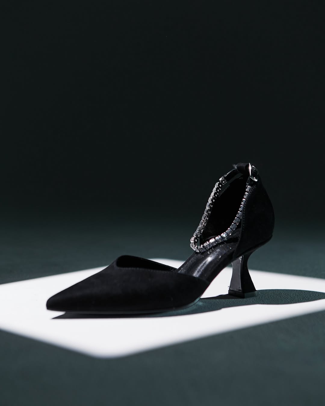 Black suede pumps Modus