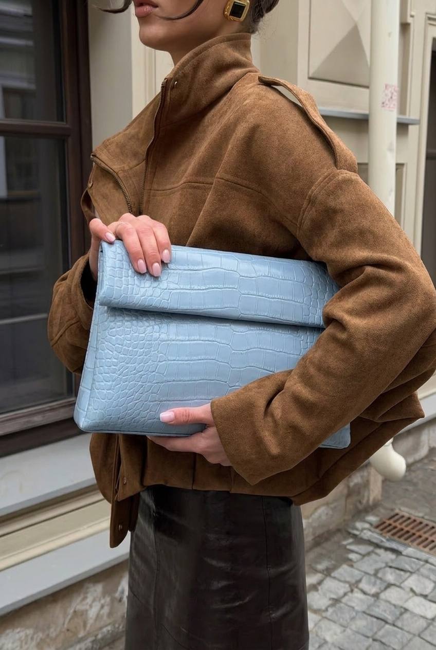 Leather blue bag camelia